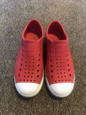 Native shoes, unisex, size little kids 2 (J2), red, great condition